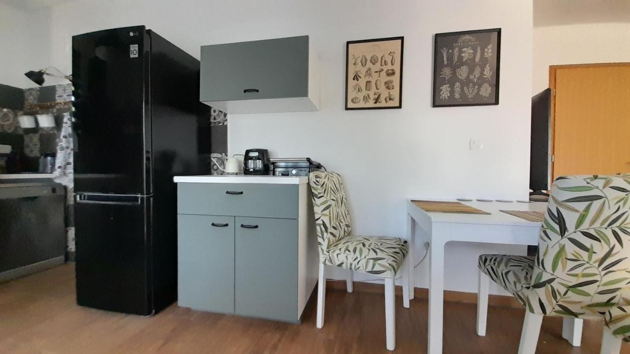 Apartments & Room Danijel Pinezici  Ngoại thất bức ảnh